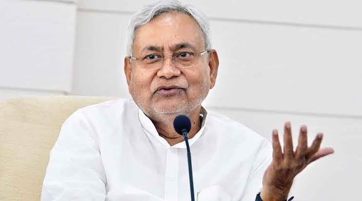 Amidst the ongoing political turmoil in Bihar, a meeting of RJD leaders was called this evening at Rabri residence.